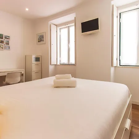 Typical Madragoa By Homing Lisboa